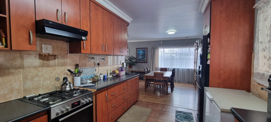 3 Bedroom Property for Sale in Langenhovenpark Free State